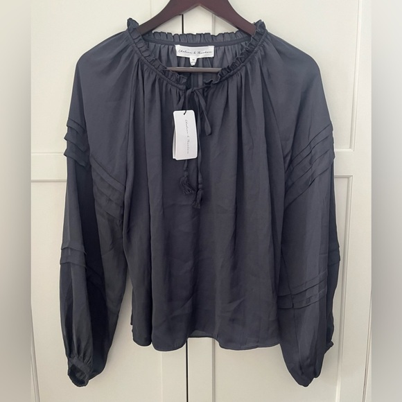 Chelsea & Theodore Gray Popover Women's Blouse Sz M NWT - Picture 3 of 6